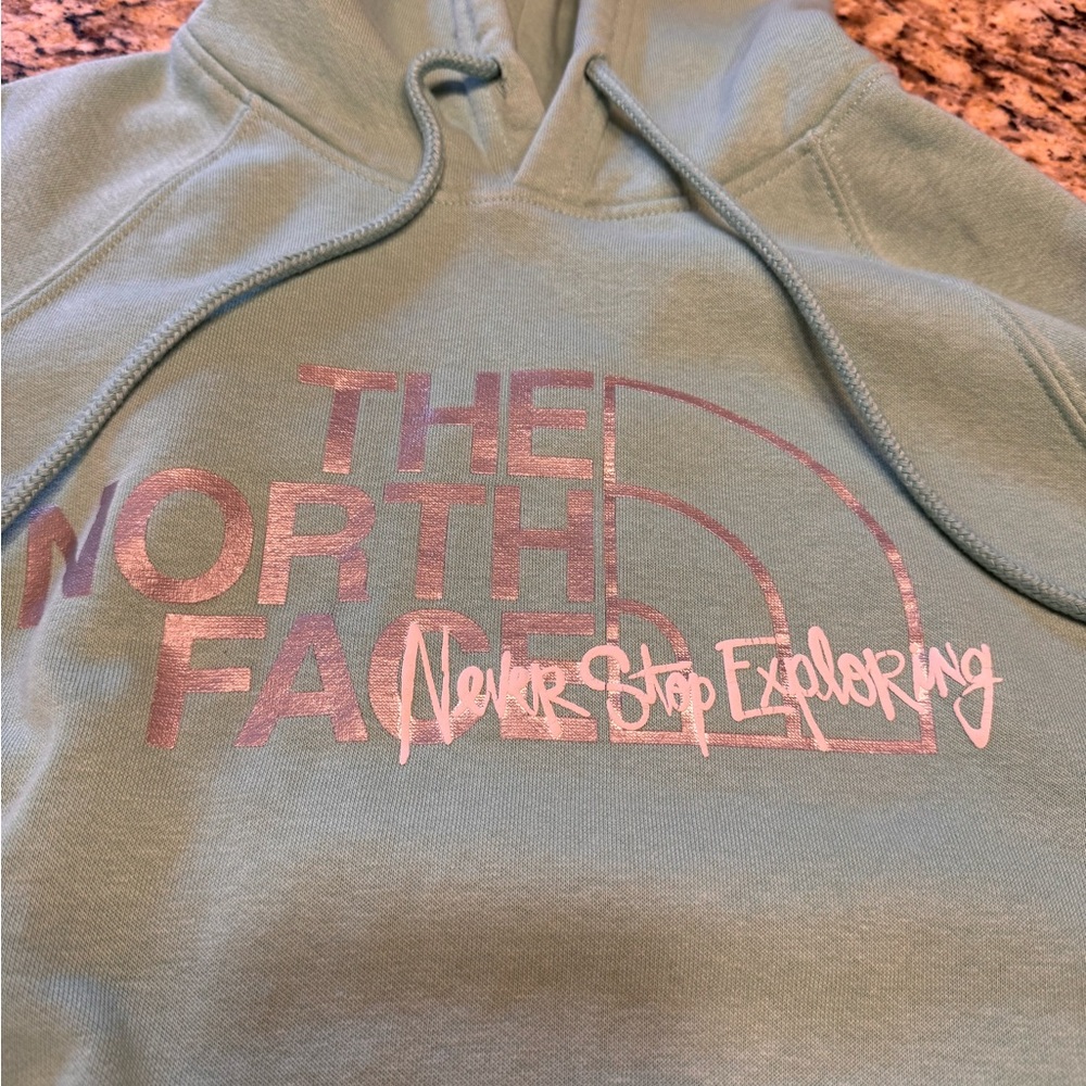 Women’s North Face hoodie